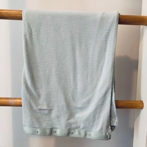 Lululemon scarf with snaps